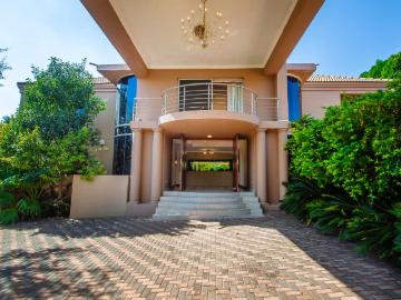 5 Bedroom House For Sale in Ruimsig Country Estate
