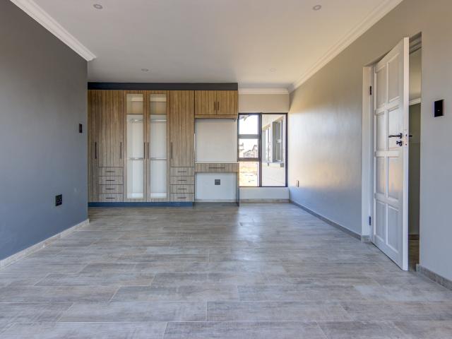5 Bedroom House For Sale in Rynfield