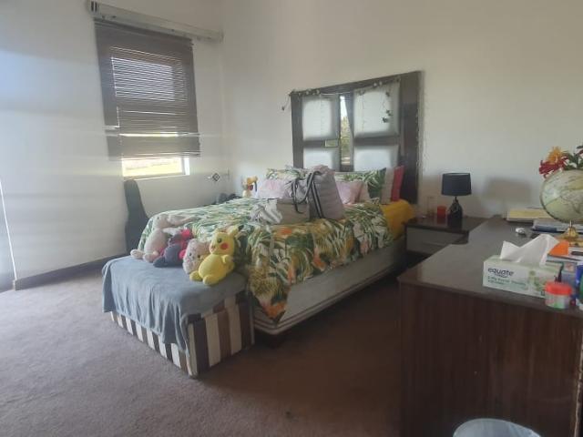 5 Bedroom House For Sale in Woodmead