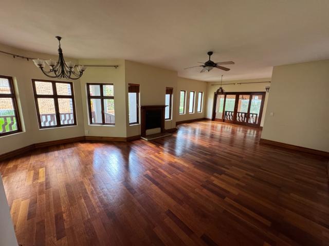5 Bedroom House For Sale in Woodhill Golf Estate