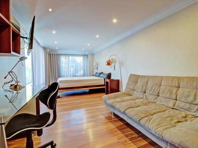 5 Bedroom House For Sale in Woodhill Golf Estate
