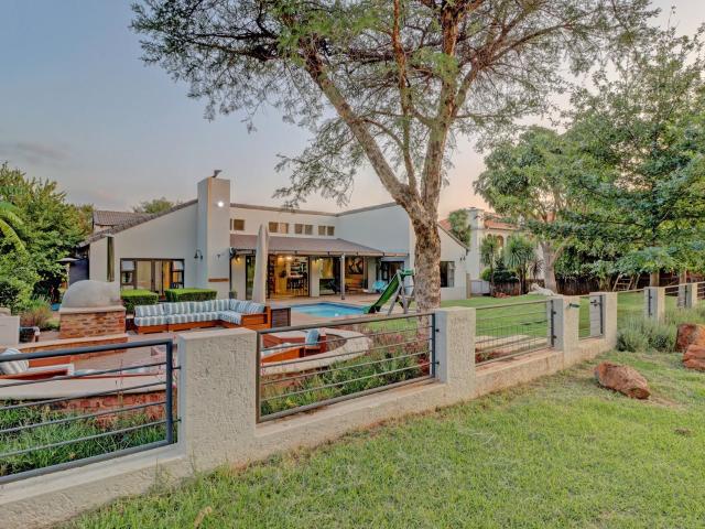 5 Bedroom House For Sale in Woodhill Golf Estate