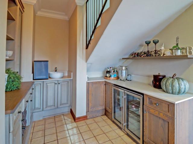 5 Bedroom House For Sale in Woodhill Golf Estate