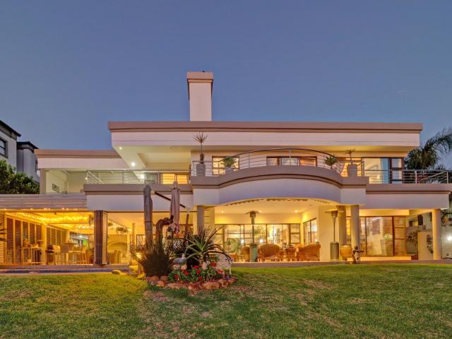 5 Bedroom House For Sale in Woodhill Golf Estate