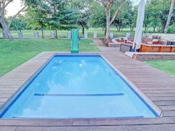 5 Bedroom House For Sale in Woodhill Golf Estate