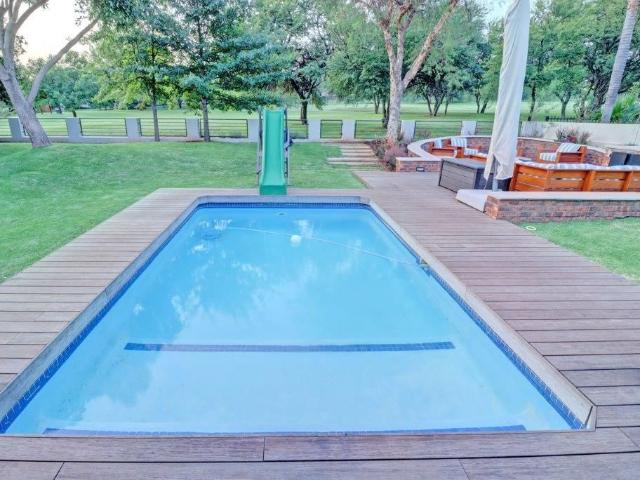 5 Bedroom House For Sale in Woodhill Golf Estate