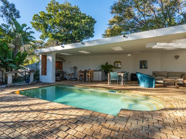 5 Bedroom House For Sale in Waterkloof