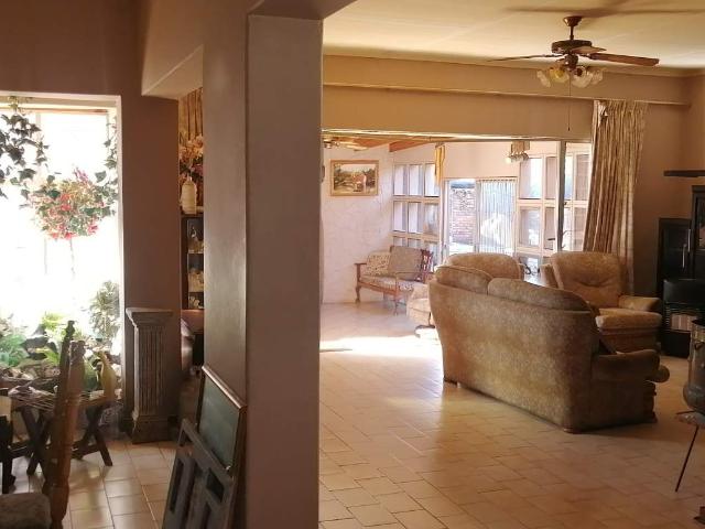 5 Bedroom House For Sale in Welgelegen
