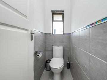 5 Bedroom House For Sale in Westering