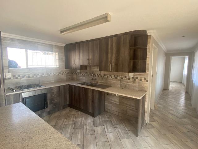 5 Bedroom House For Sale in Wierda Park