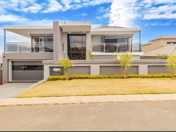 5 Bedroom House For Sale in Wildtuin Park