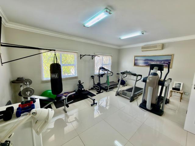5 Bedroom House For Sale in Wilkoppies