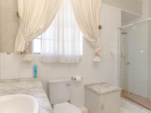 5 Bedroom House For Sale in Wilkoppies