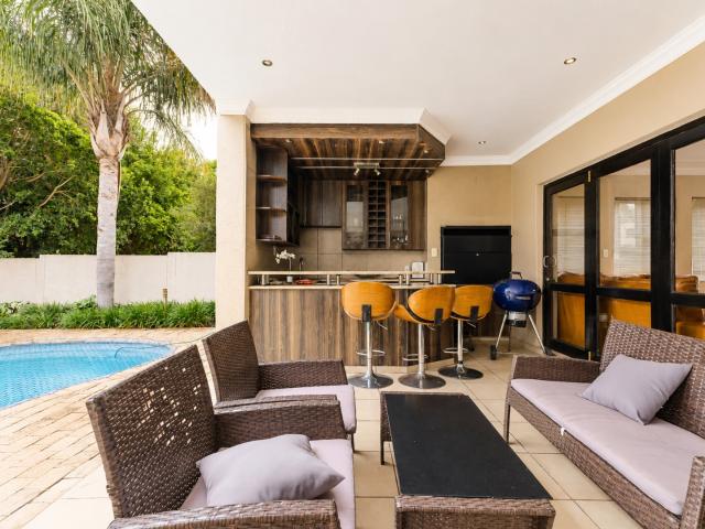 5 Bedroom House For Sale in Willow Acres