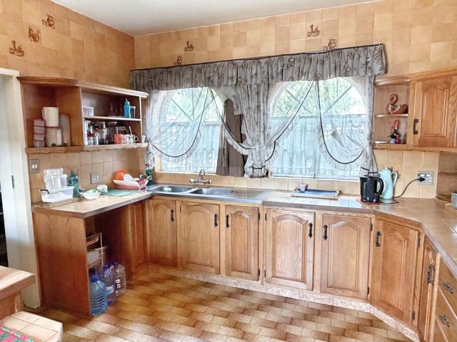 5 Bedroom House For Sale in The Hill