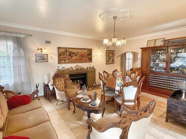 5 Bedroom House For Sale in The Hill