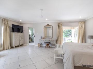 5 Bedroom House For Sale in Thornhill Estate