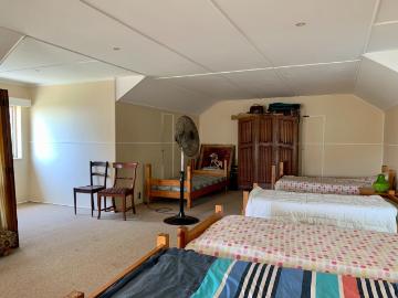 5 Bedroom House For Sale in Umtentweni