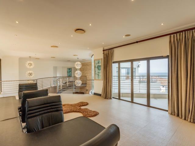 5 Bedroom House For Sale in Umhlanga Central