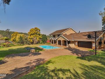 5 Bedroom House For Sale in Upper Ferncliffe