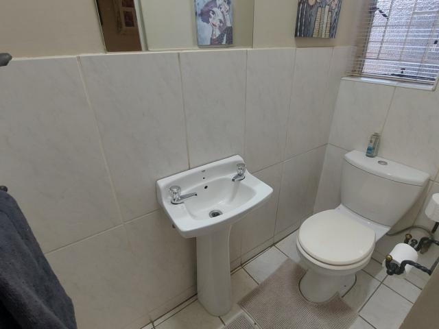 5 Bedroom House For Sale in Vanderbijlpark SE 3