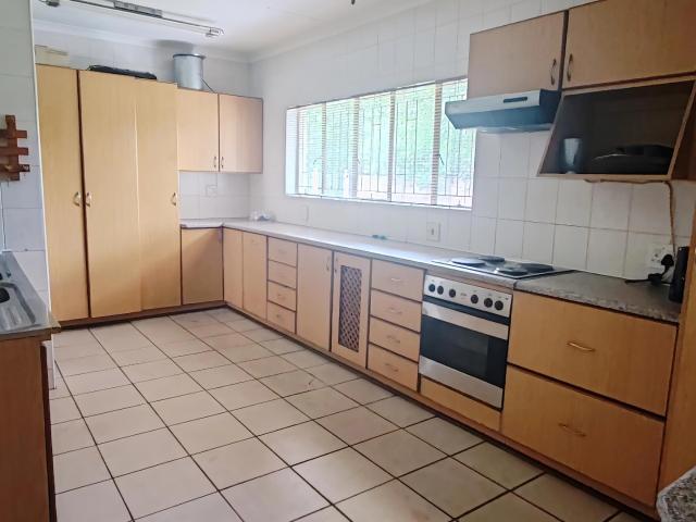 5 Bedroom House For Sale in Vanderbijlpark SE 6