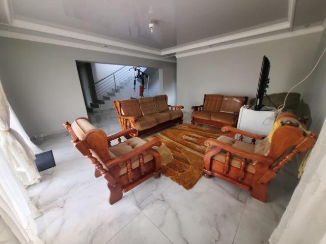 5 Bedroom House For Sale in Zakariyya Park