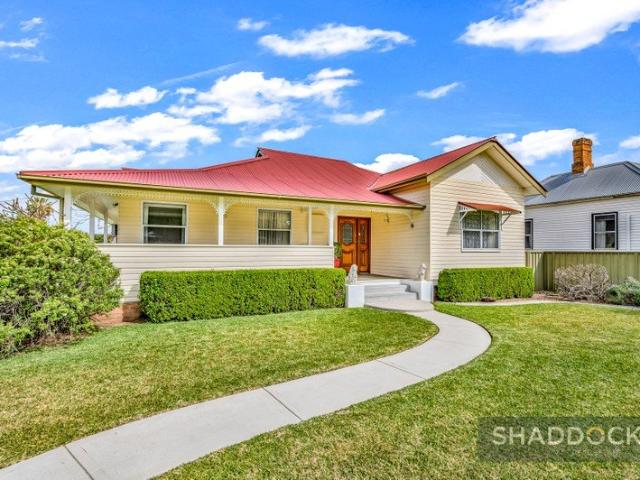 5 bedroom house FULLY FURNISHED