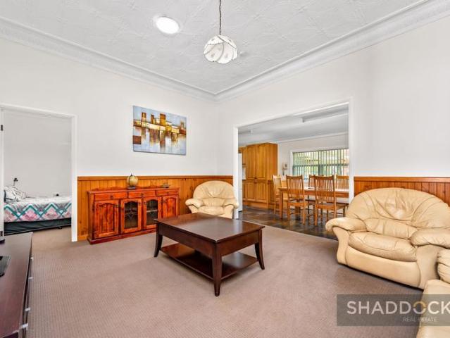 5 bedroom house FULLY FURNISHED