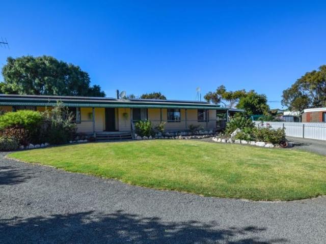 5 Bedroom House Kingscote, SA 105825743