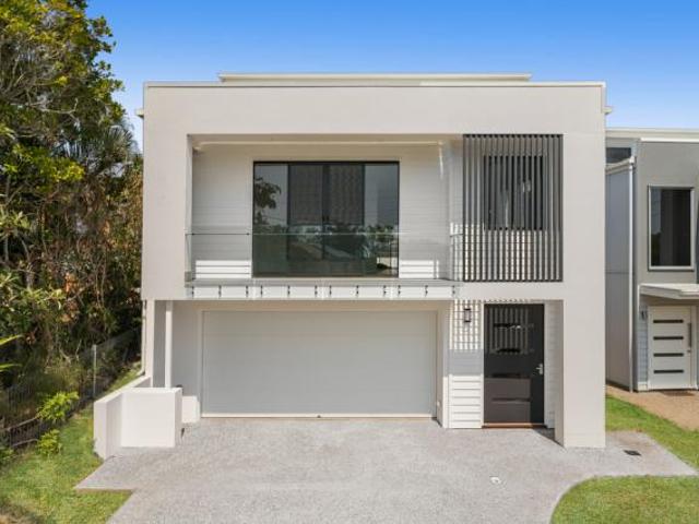 5 Bedroom House HILLCREST QLD 84467903