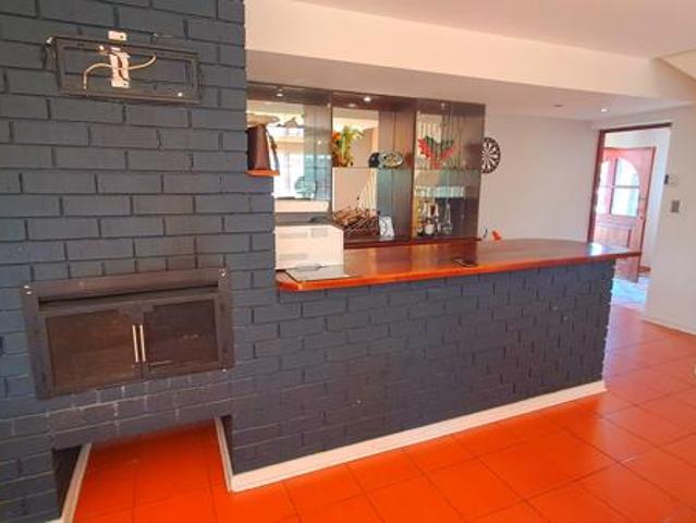 5 Bedroom House in Club Nautique