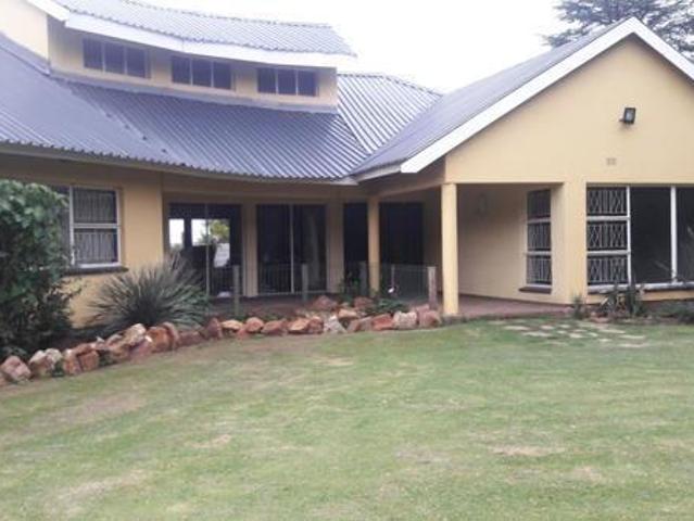 5 Bedroom House in Cloverdene
