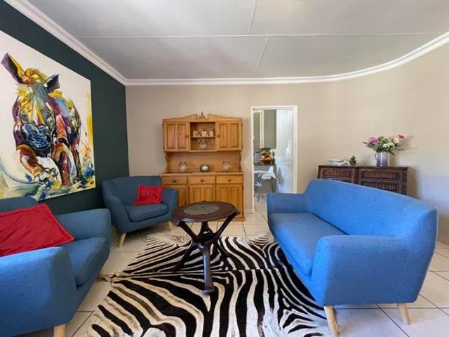 5 Bedroom House in Aviary Hill