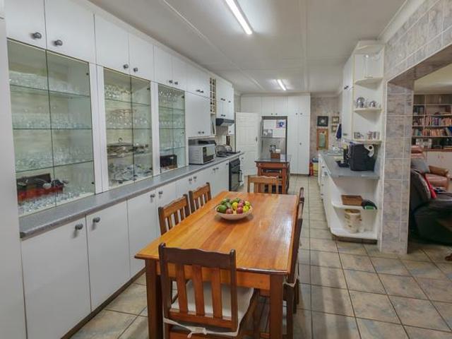 4 Bedroom House in Boltonwold