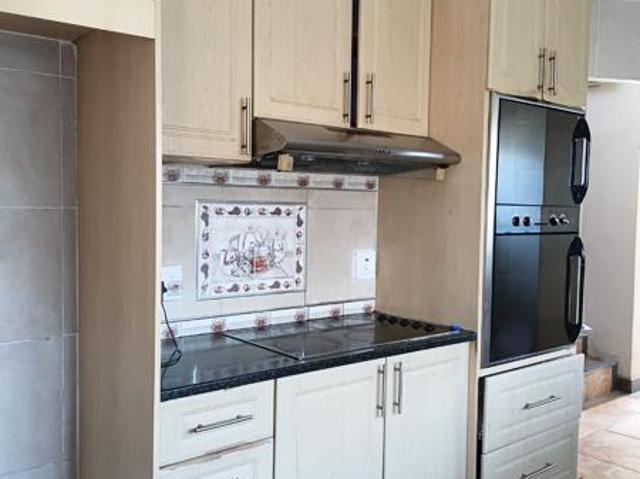 5 Bedroom House in Bonela