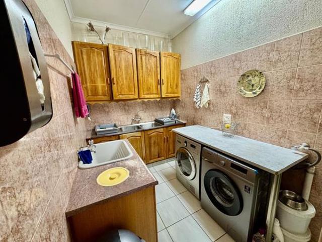 5 Bedroom House in Baillie Park