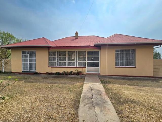 5 Bedroom House in Bethlehem Central