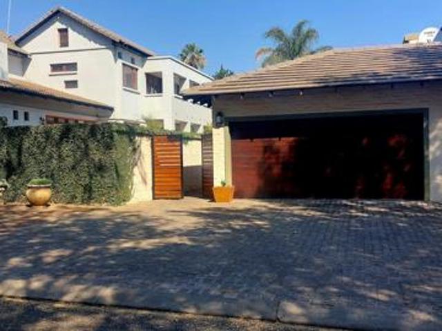 5 Bedroom House in Bendor