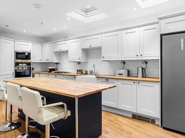 5 bedroom house in Birmingham