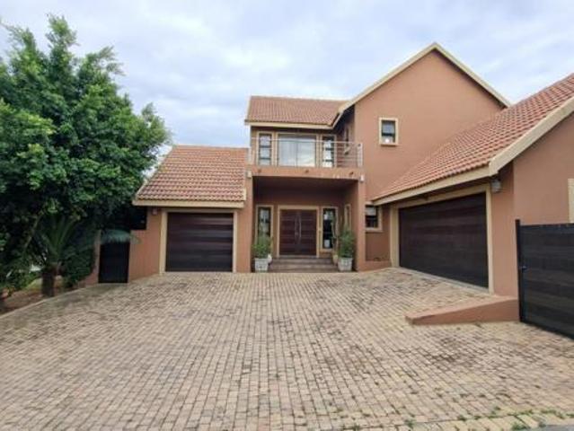 5 Bedroom House in Brooklands Lifestyle Estate