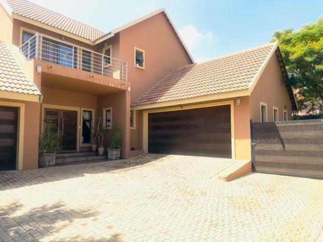 5 Bedroom House in Brooklands Lifestyle Estate