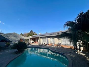 5 Bedroom House in Glen Marais