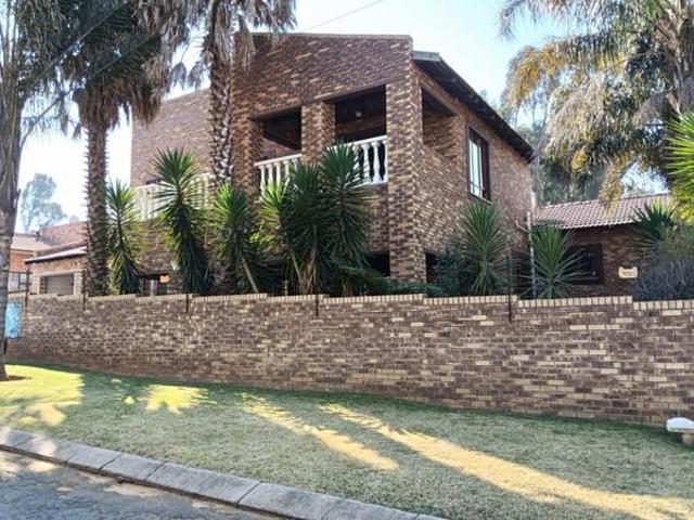 5 Bedroom House in Greenhills