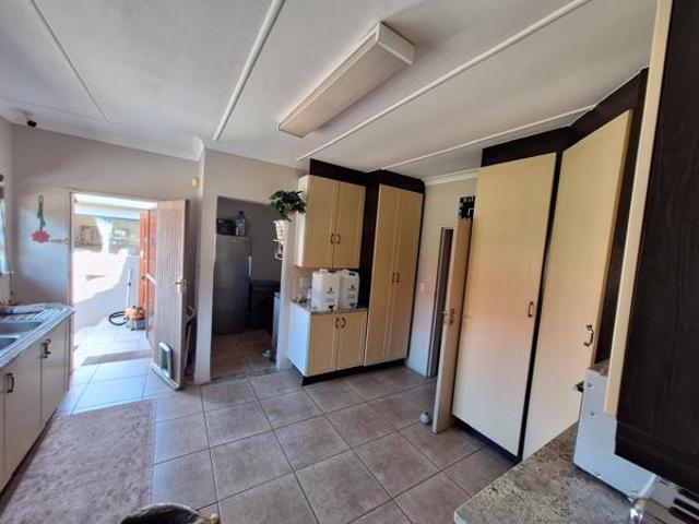 5 Bedroom House in Delmas
