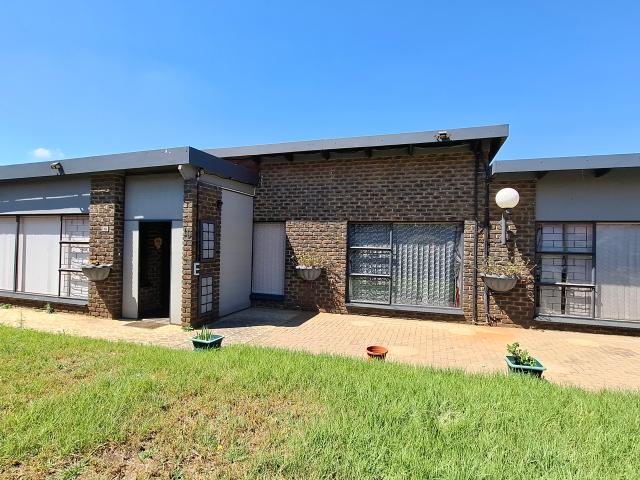 5 Bedroom House in Delmas