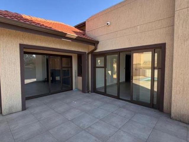 5 Bedroom House in Emfuleni Golf Estate