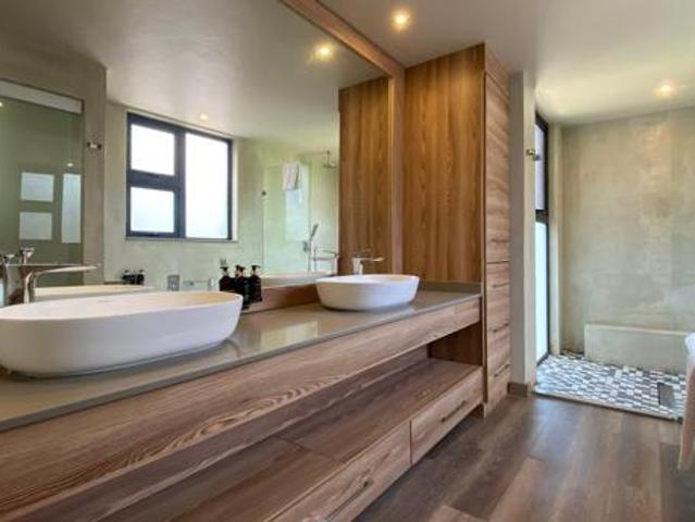 5 Bedroom House in Elements Private Golf Estate