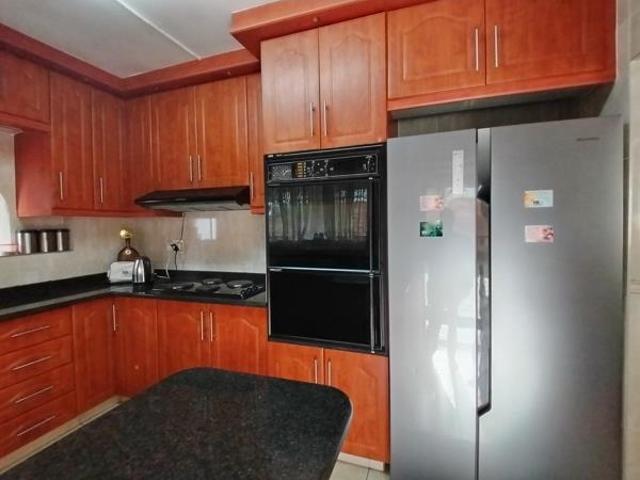 5 Bedroom House in Everest Heights