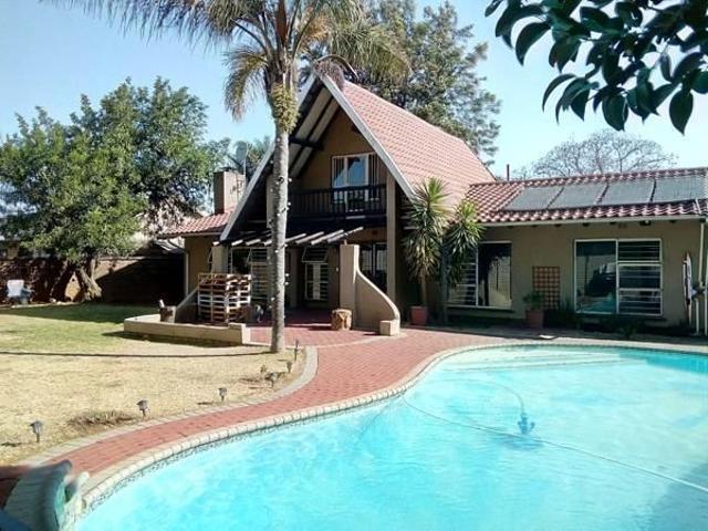 5 Bedroom House in Farrarmere